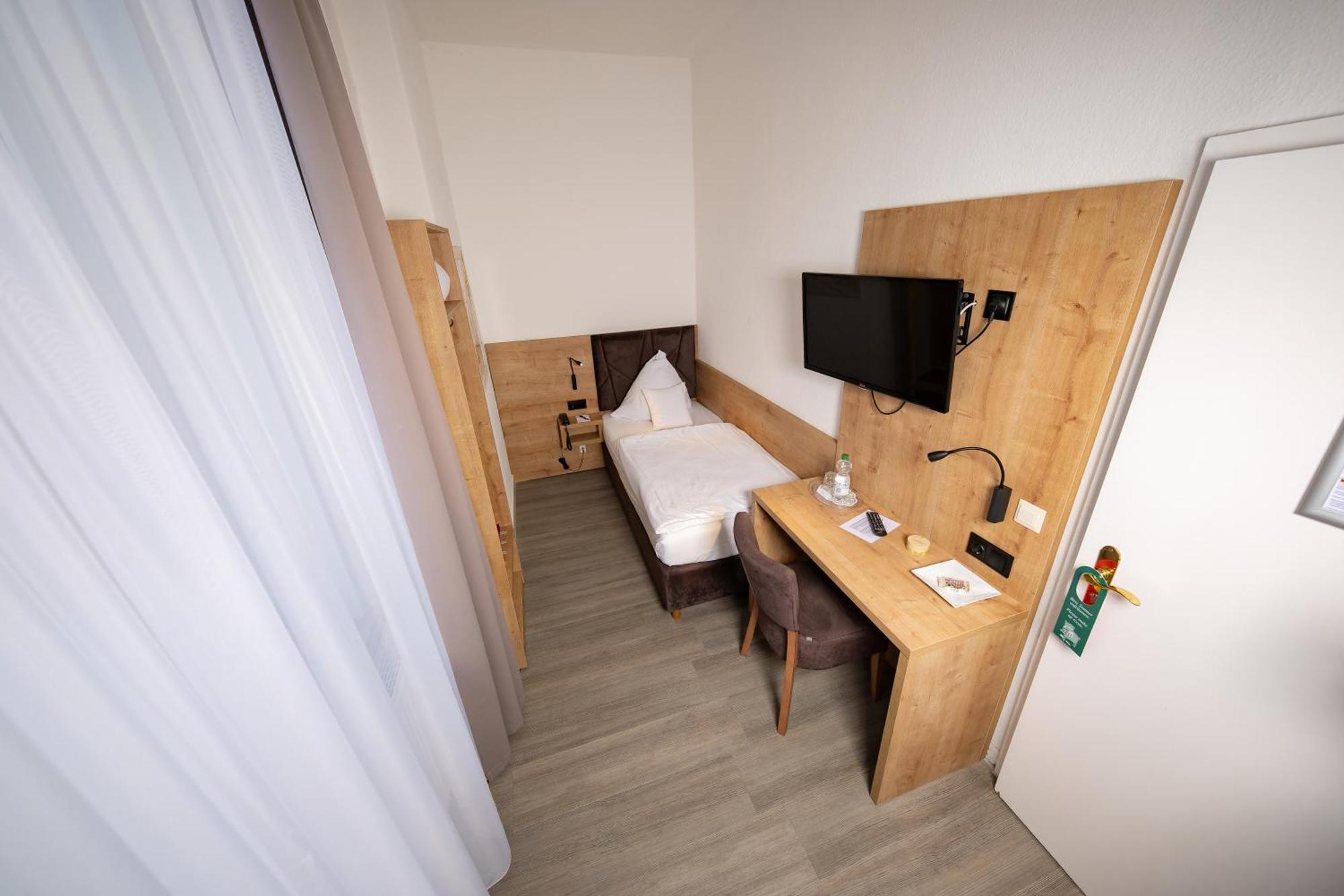 Hotel Alpha Hannover Bagian luar foto