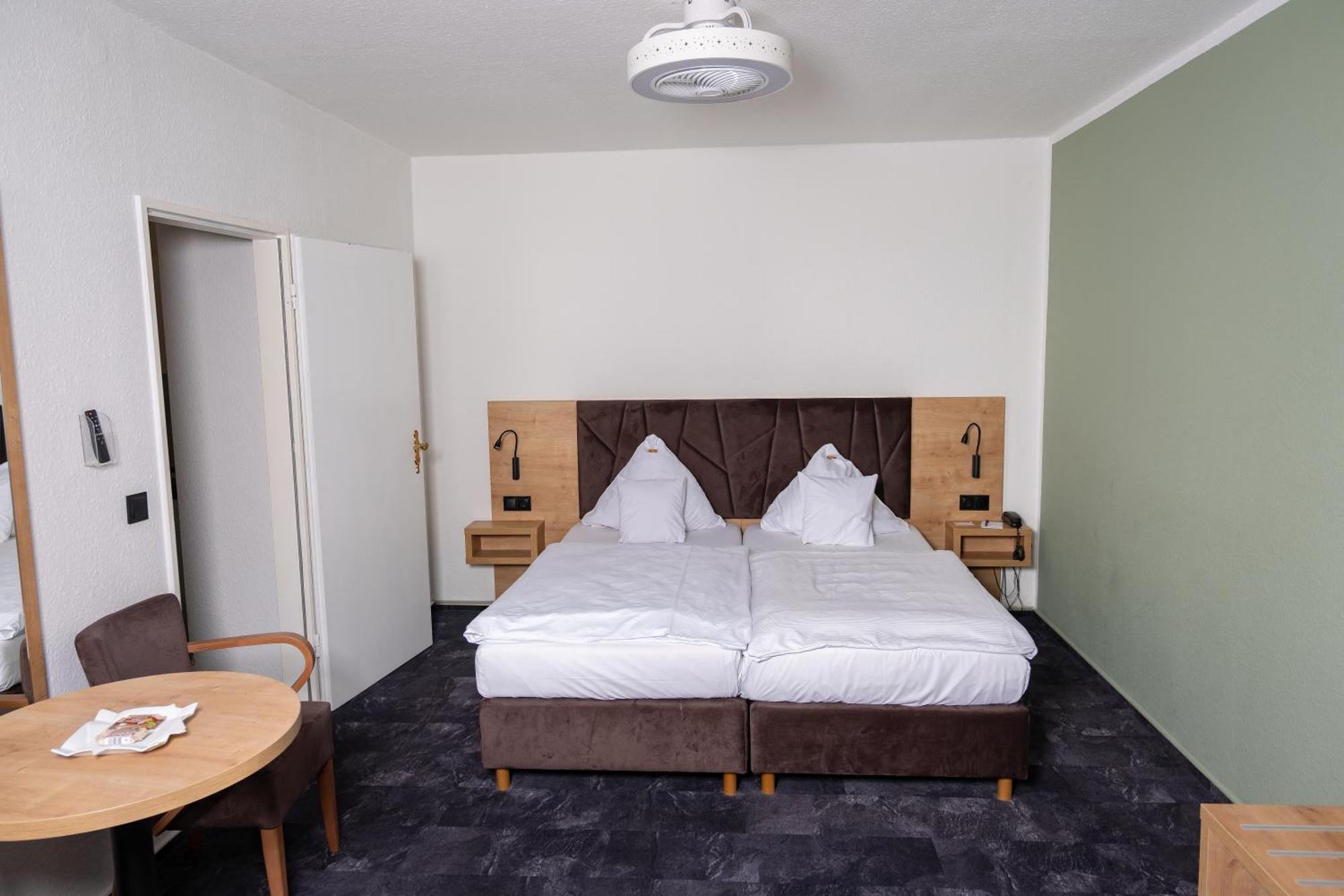 Hotel Alpha Hannover Bagian luar foto