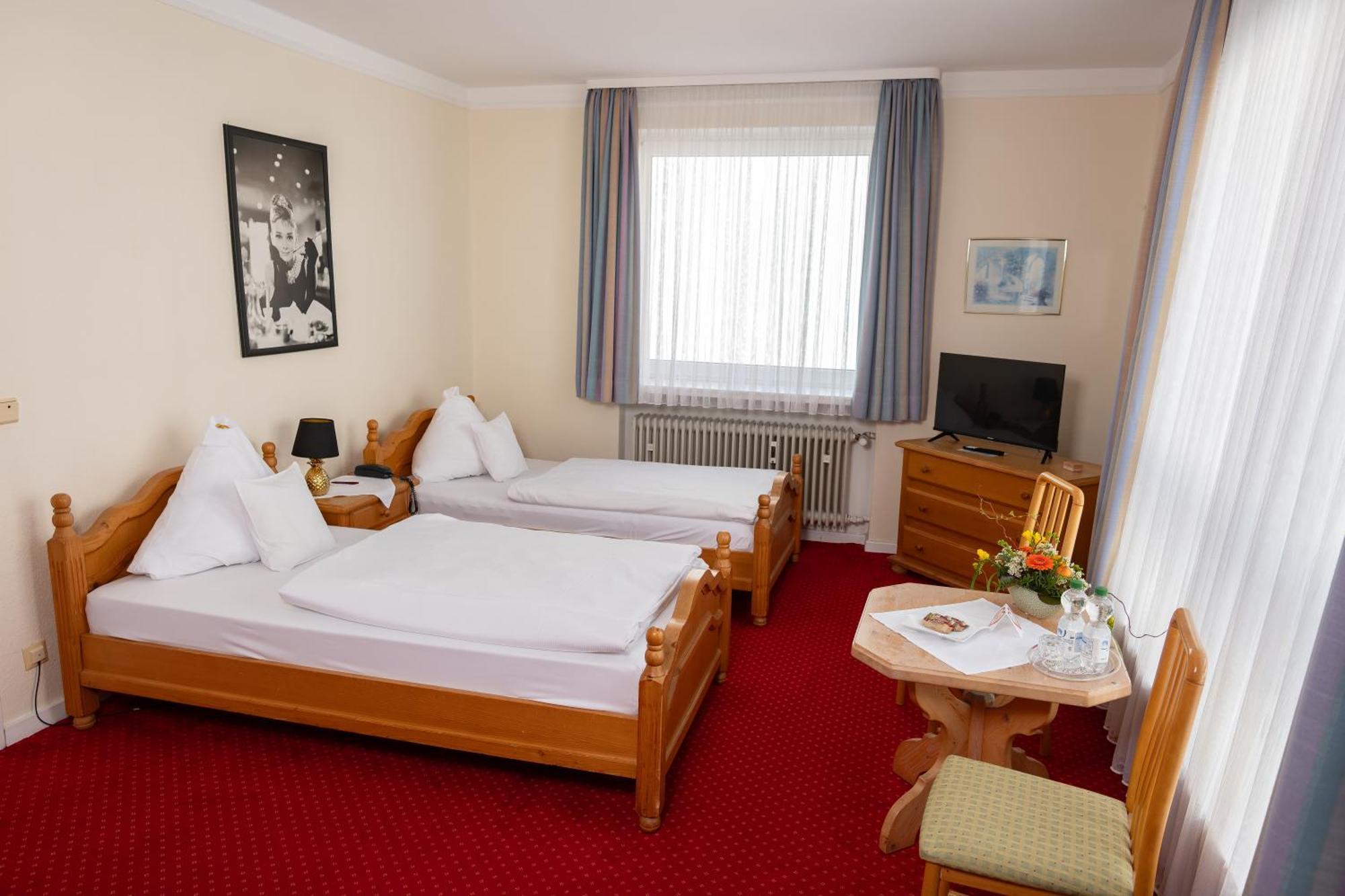 Hotel Alpha Hannover Bagian luar foto