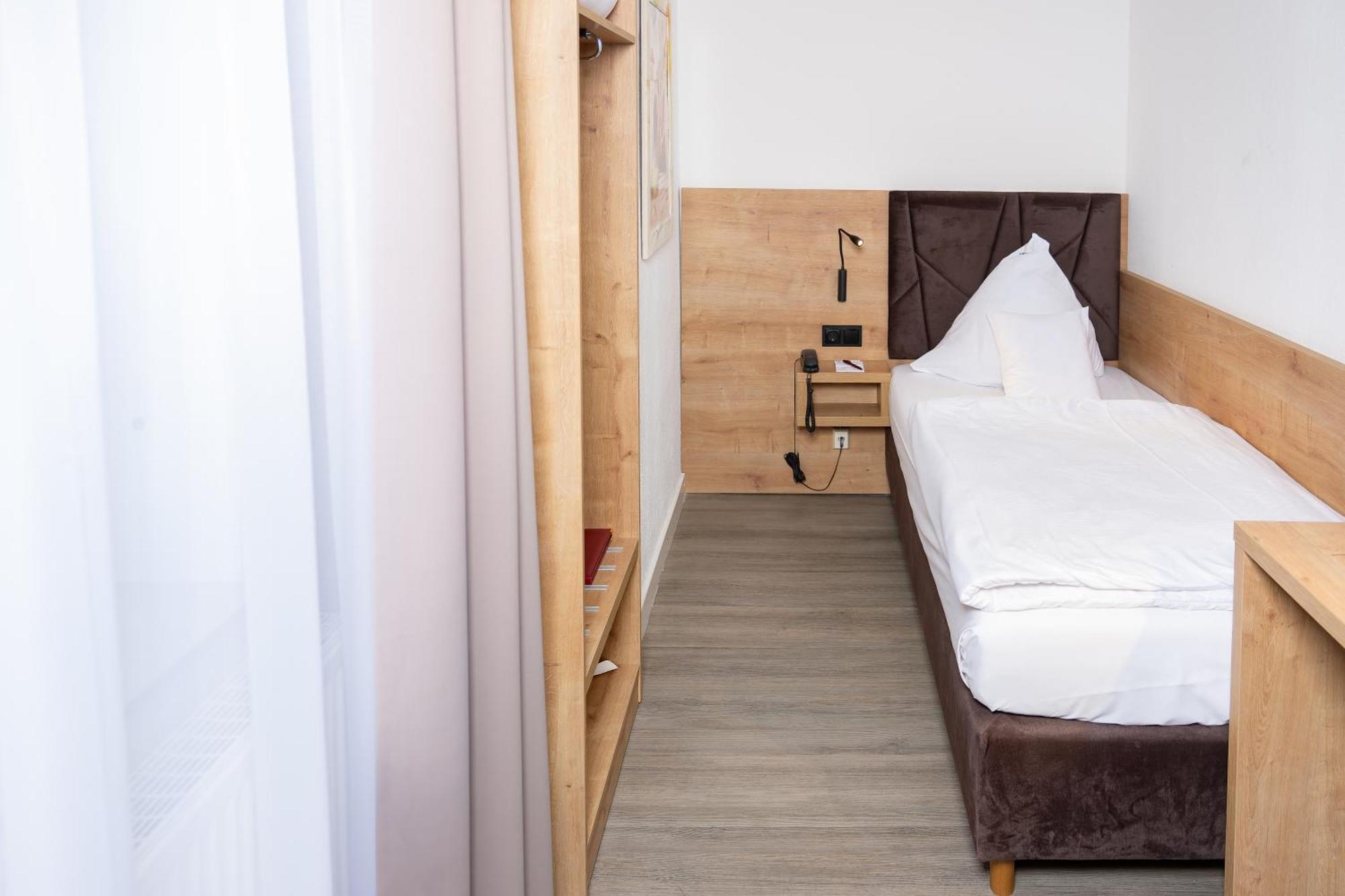 Hotel Alpha Hannover Bagian luar foto