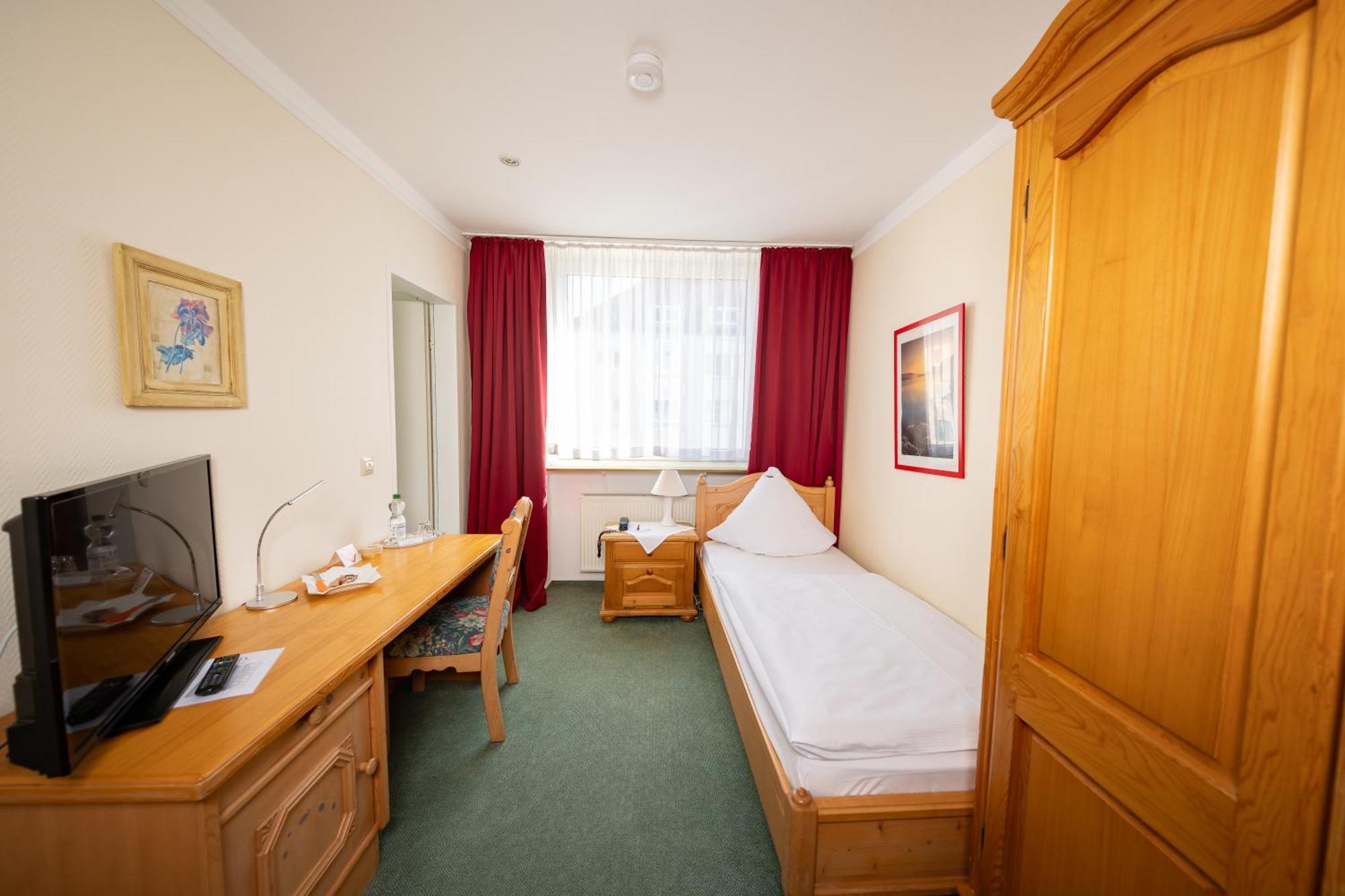 Hotel Alpha Hannover Bagian luar foto