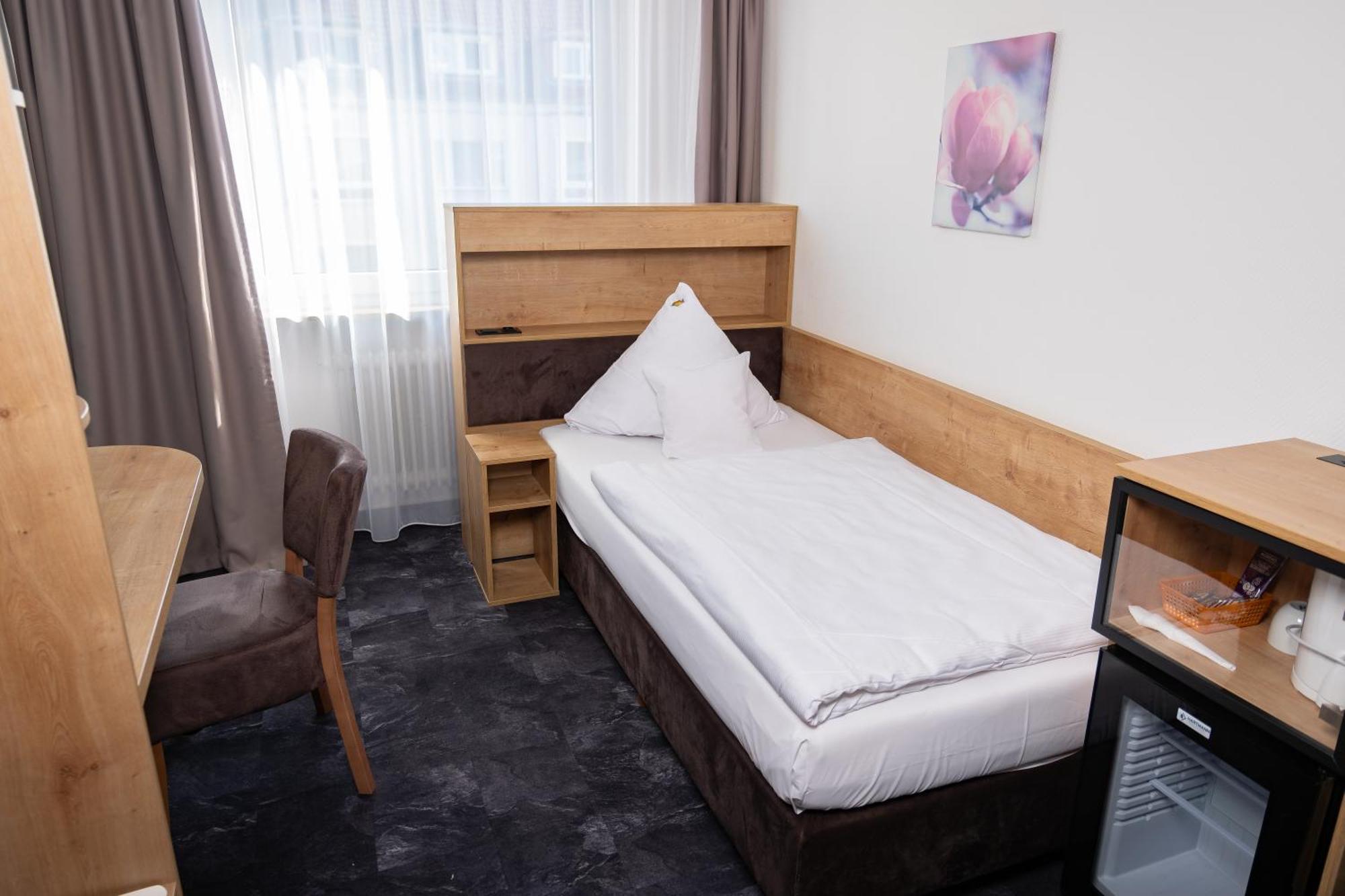 Hotel Alpha Hannover Bagian luar foto